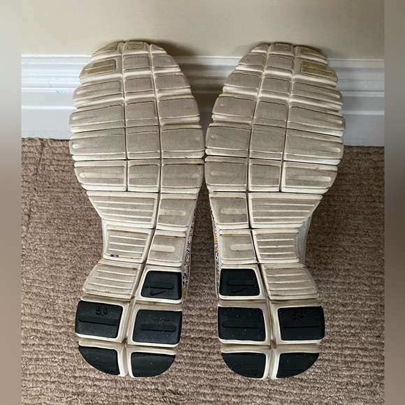 Nike x Liberty London Sneakers - Picture 6 of 8